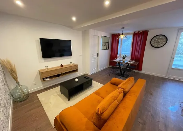 Le Jardin Niortais - Hyper Centre- Proche Gare - Paisible - Grand Jardin Prive, Wifi Hd -Netflix