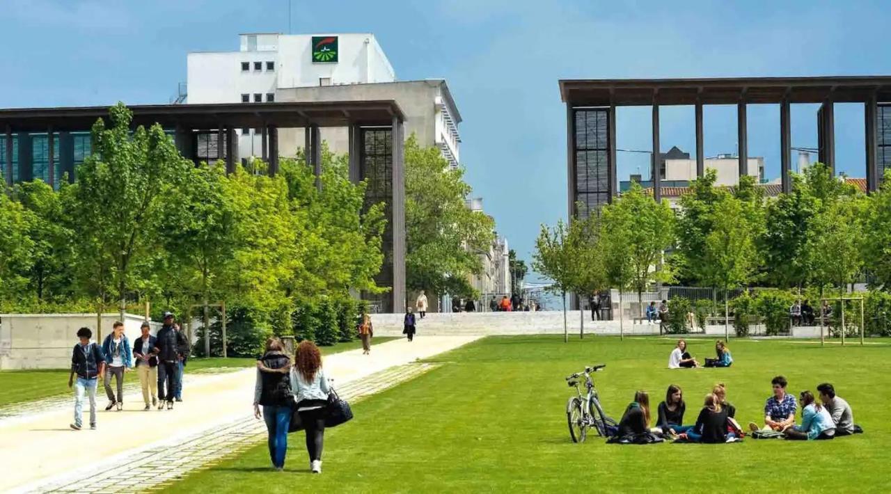 Le Jardin Niortais - Hyper Centre- Proche Gare - Paisible - Grand Jardin Prive, Wifi Hd -netflix * Niort